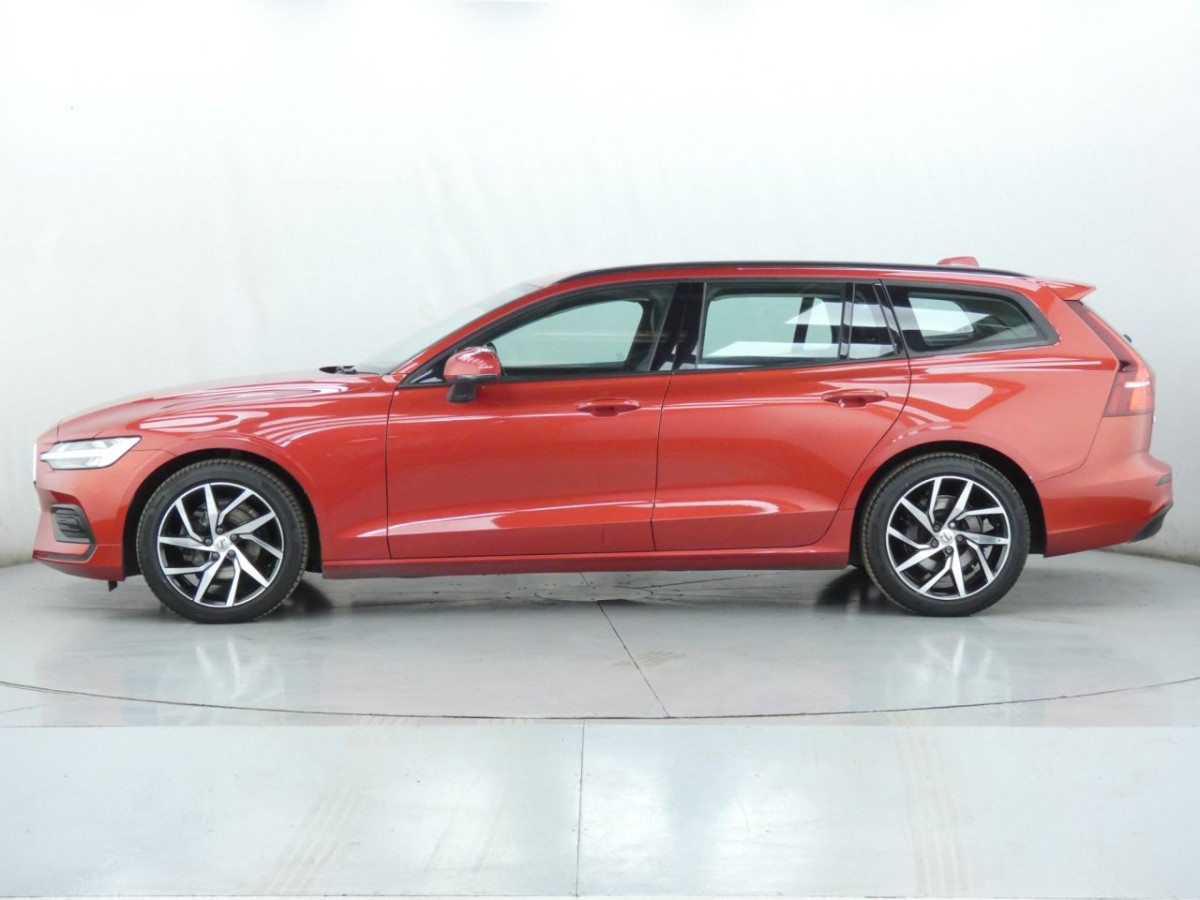 VOLVO V60 2.0 D3 MOMENTUM PLUS 5D 148 BHP - 2020 - £13,400