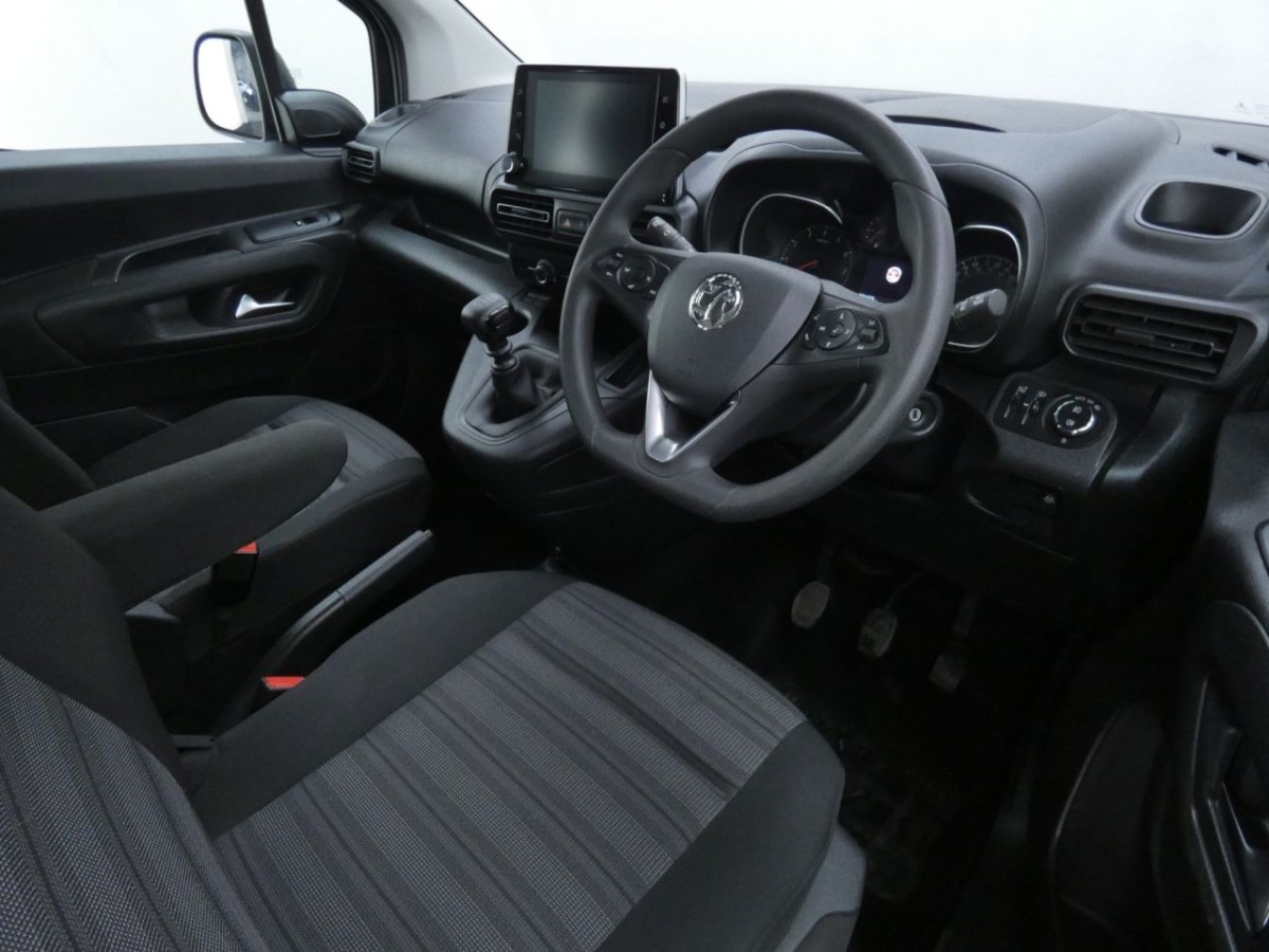 VAUXHALL COMBO LIFE EDITION S/S 5D 109 BHP - 2021 - £12,990