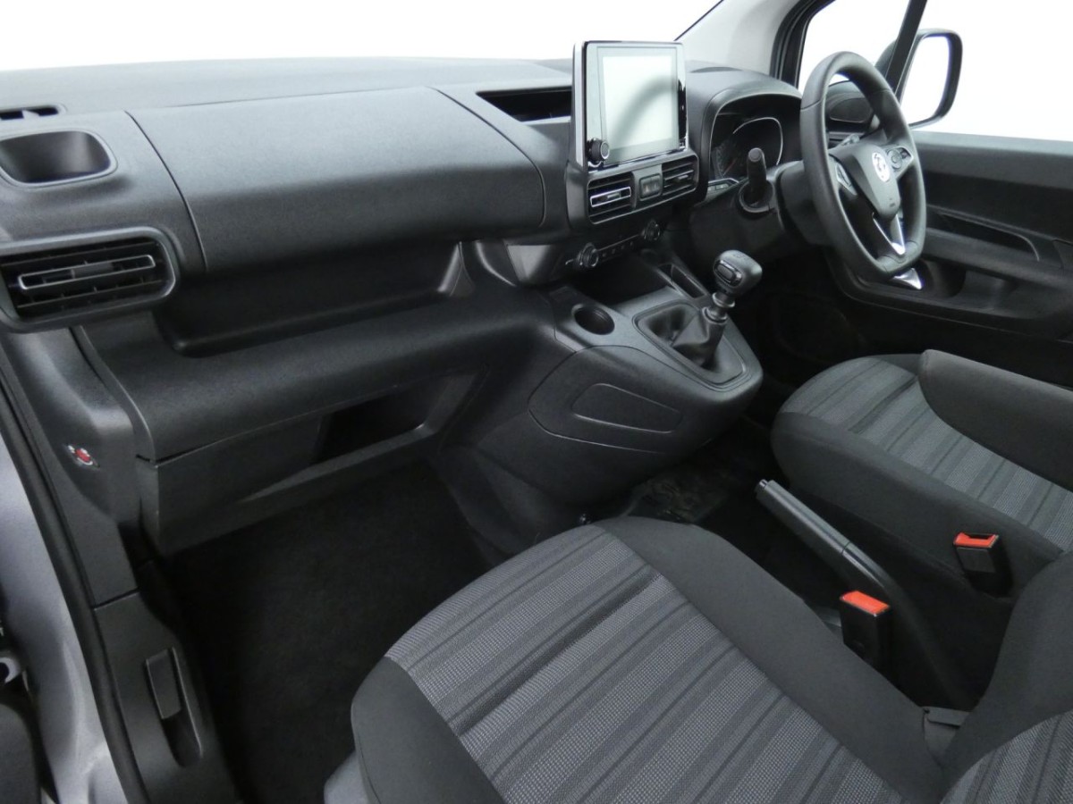 VAUXHALL COMBO LIFE EDITION S/S 5D 109 BHP - 2021 - £12,990