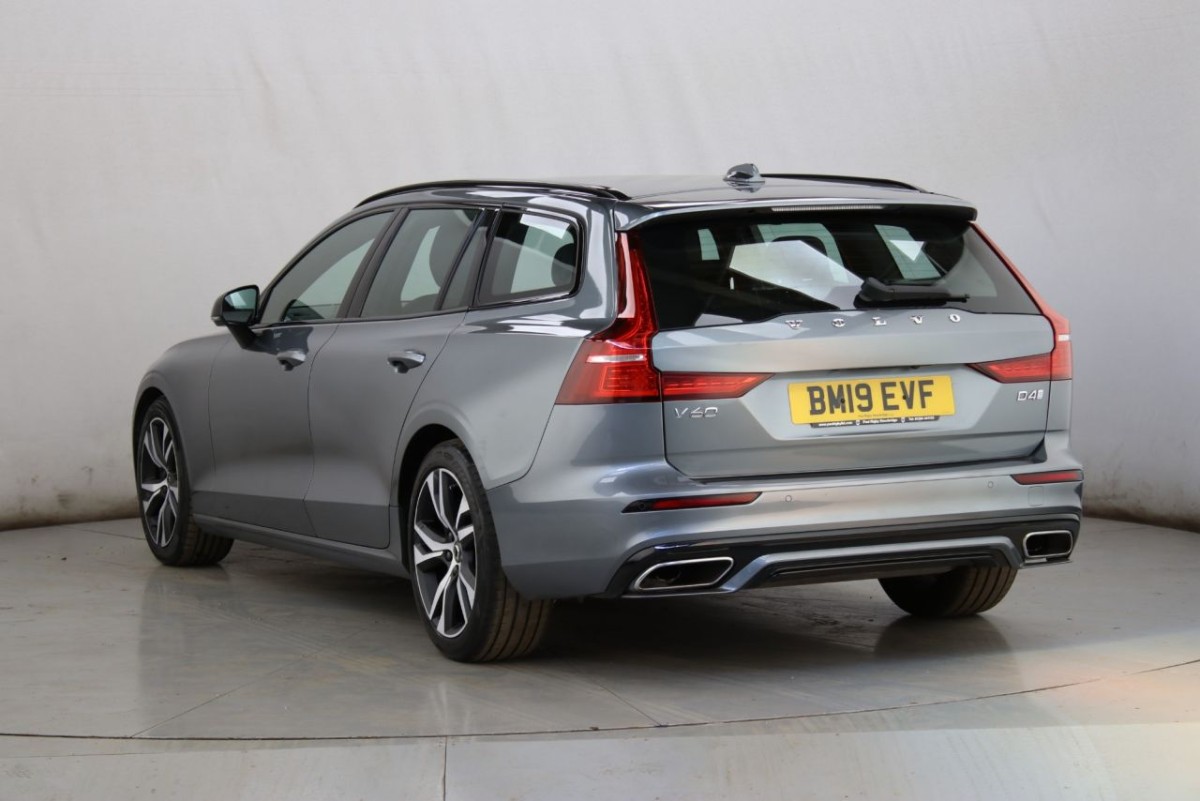 VOLVO V60 2.0 D4 R-DESIGN 5D 188 BHP - 2019 - £17,700