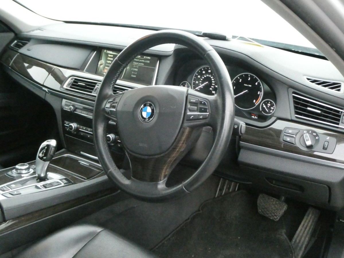 BMW 7 SERIES 3.0 730D SE 4D AUTO 255 BHP SALOON - 2013 - £11,700