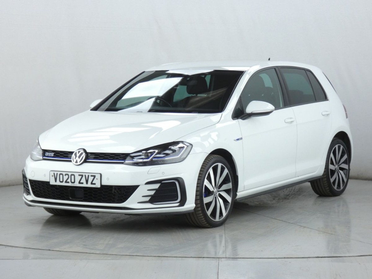 VOLKSWAGEN GOLF 1.4 GTE ADVANCE DSG 5D 202 BHP - 2020 - £14,700