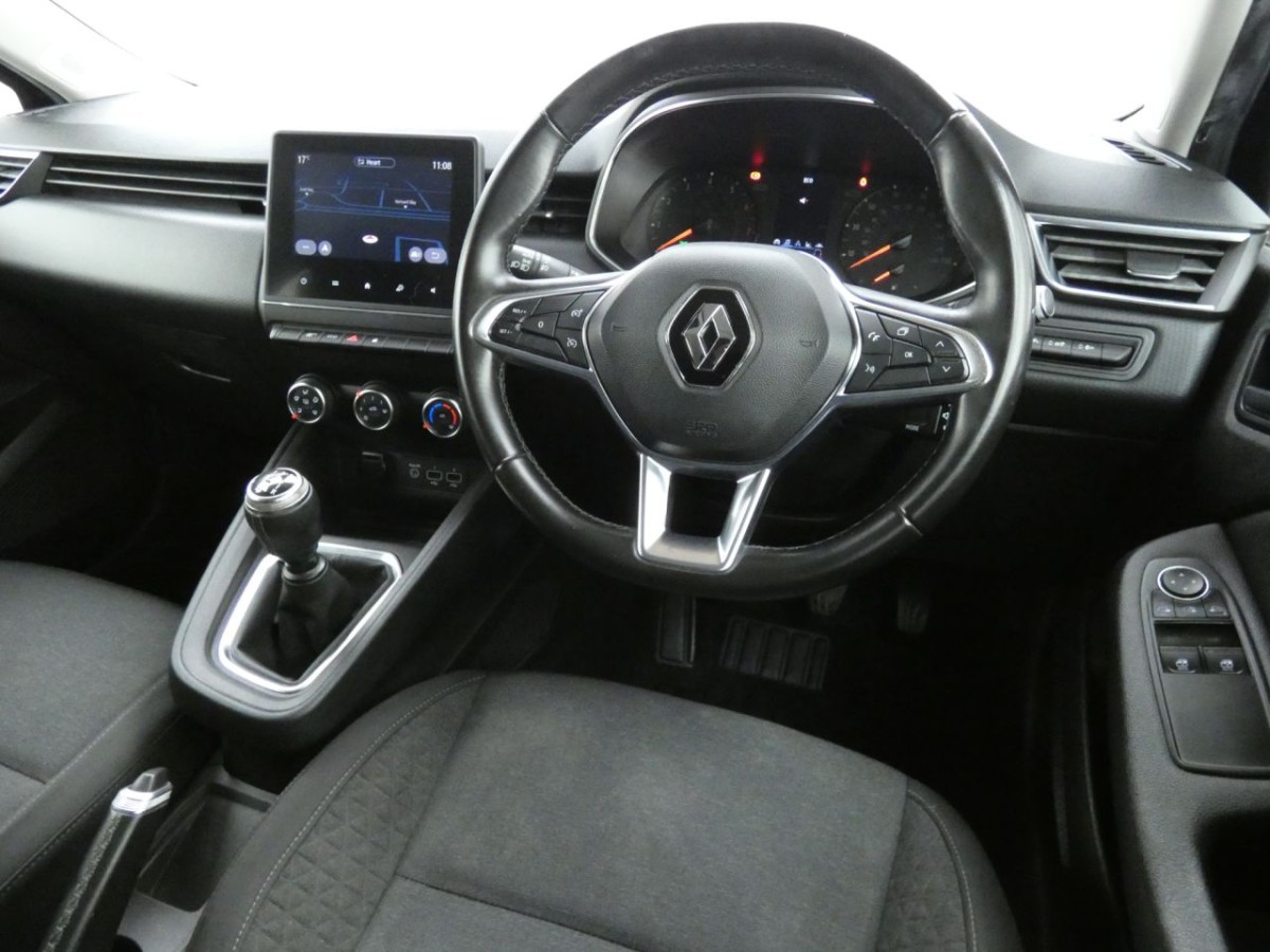 RENAULT CLIO 1.0 ICONIC TCE 5D 100 BHP - 2021 - £7,700