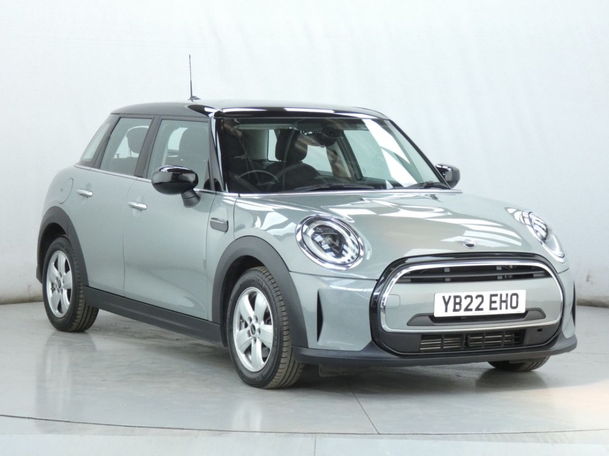 MINI HATCH COOPER 1.5 COOPER CLASSIC 5D 134 BHP - 2022 - £13,990