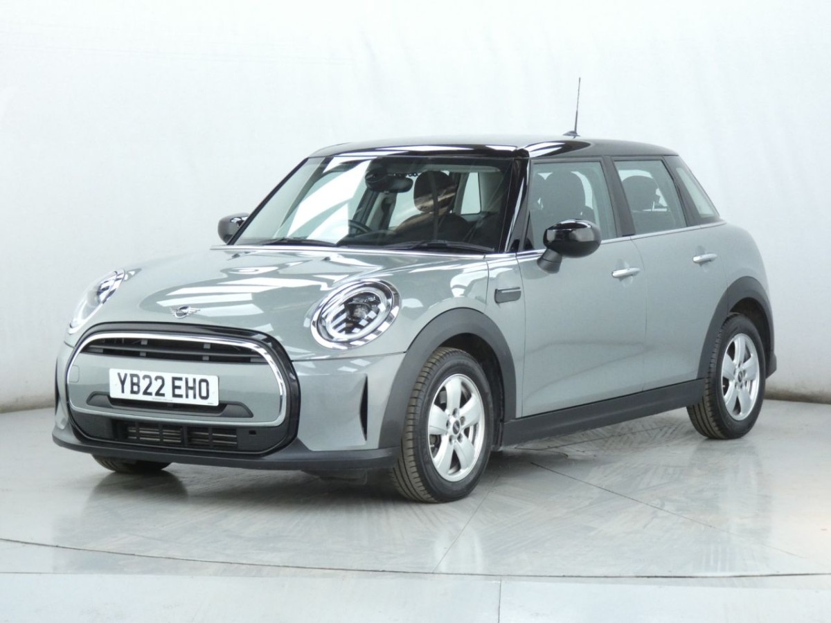 MINI HATCH COOPER 1.5 COOPER CLASSIC 5D 134 BHP - 2022 - £13,990