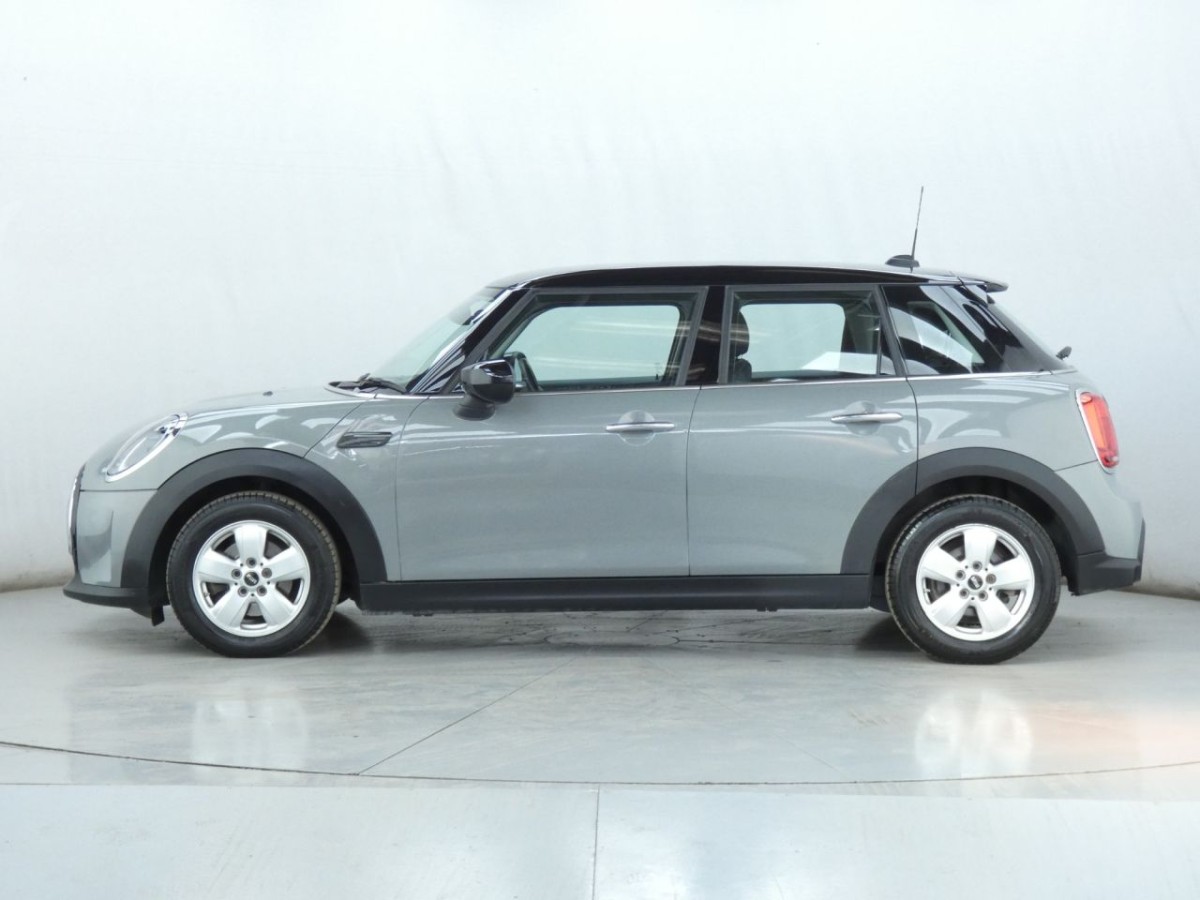 MINI HATCH COOPER 1.5 COOPER CLASSIC 5D 134 BHP - 2022 - £13,990