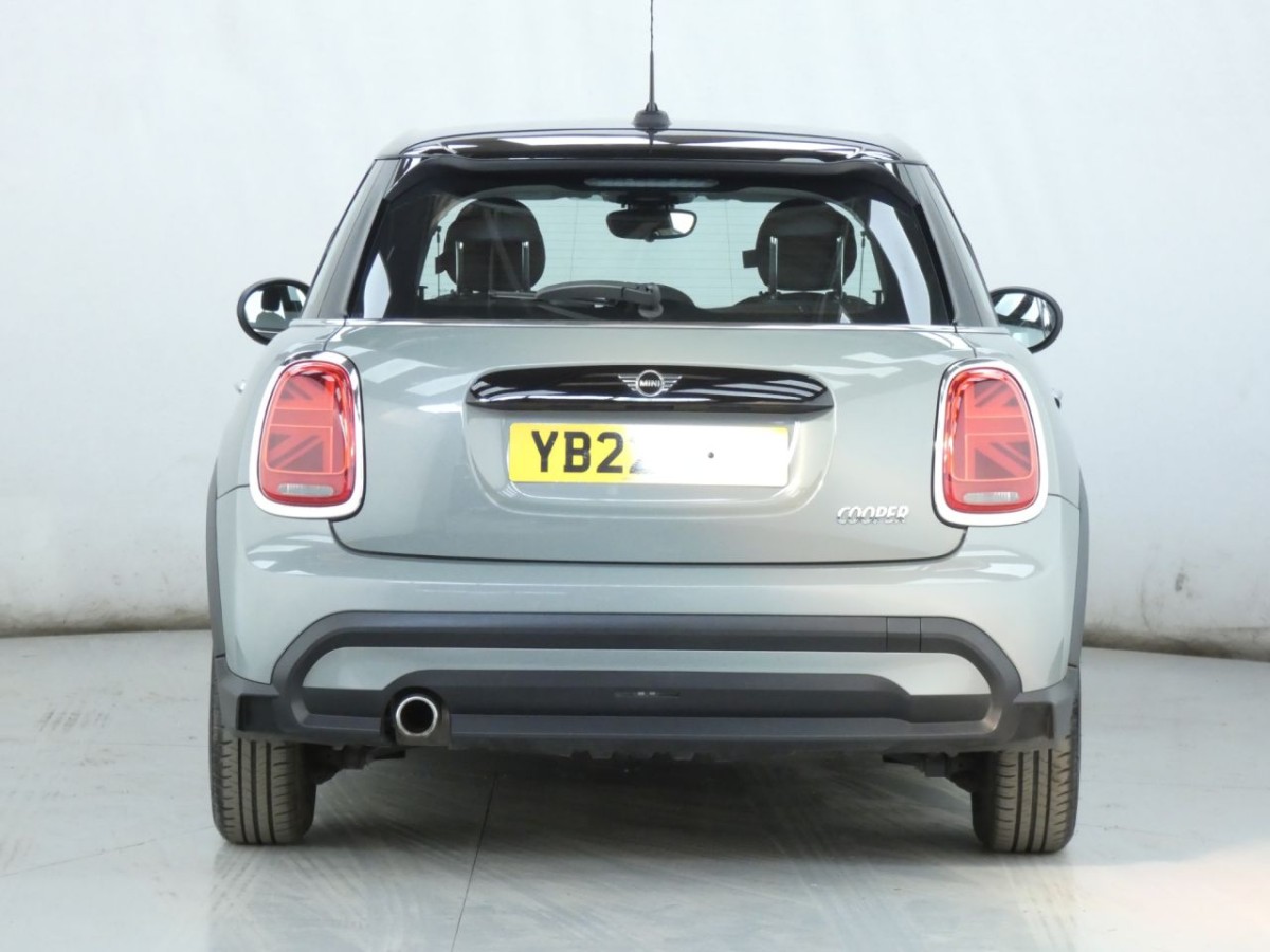 MINI HATCH COOPER 1.5 COOPER CLASSIC 5D 134 BHP - 2022 - £13,990