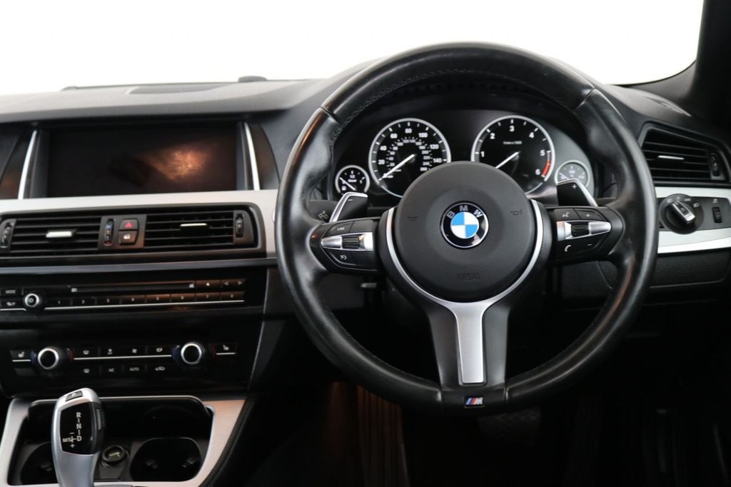 BMW 5 SERIES 2.0 520D M SPORT TOURING 5D 188 BHP - 2015 - £15,800