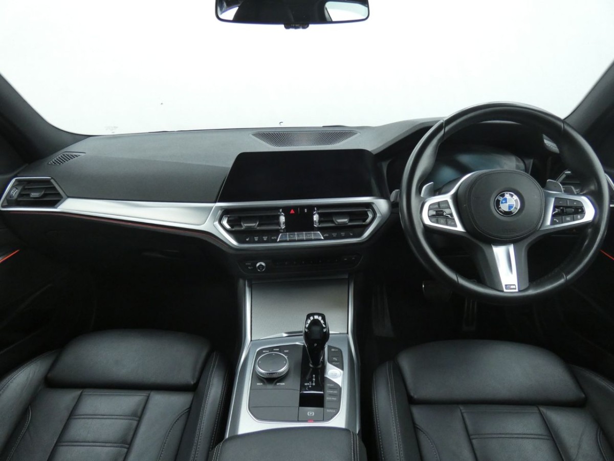 BMW 3 SERIES 2.0 320I M SPORT 4D 181 BHP - 2019 - £16,400
