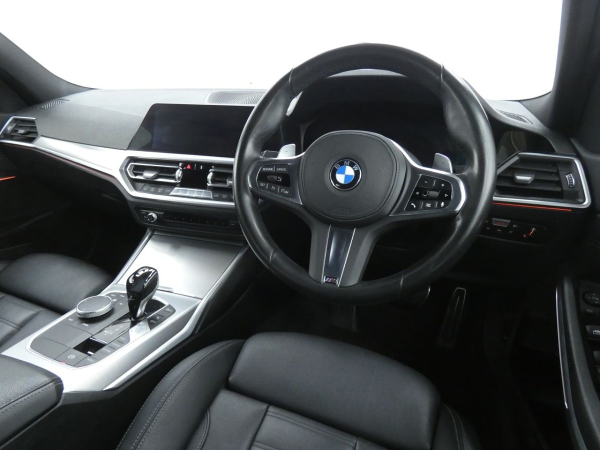 BMW 3 SERIES 2.0 320I M SPORT 4D 181 BHP - 2019 - £16,400