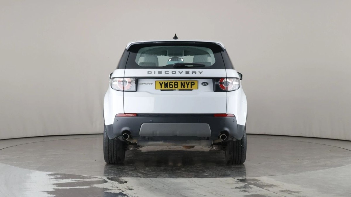 LAND ROVER DISCOVERY SPORT 2.0 TD4 SE TECH 5D 178 BHP - 2019 - £15,000