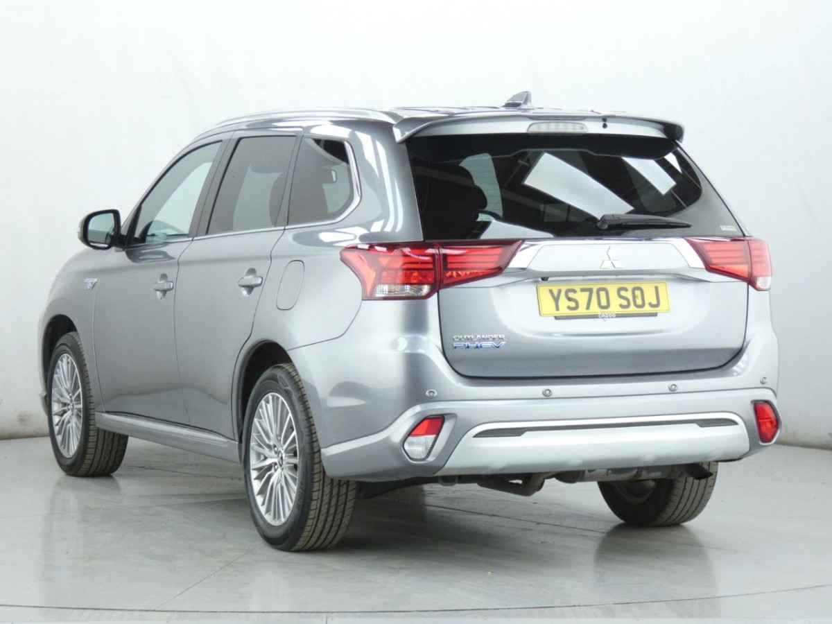 MITSUBISHI OUTLANDER 2.4 PHEV EXCEED SAFETY 5D 222 BHP - 2020 - £19,990