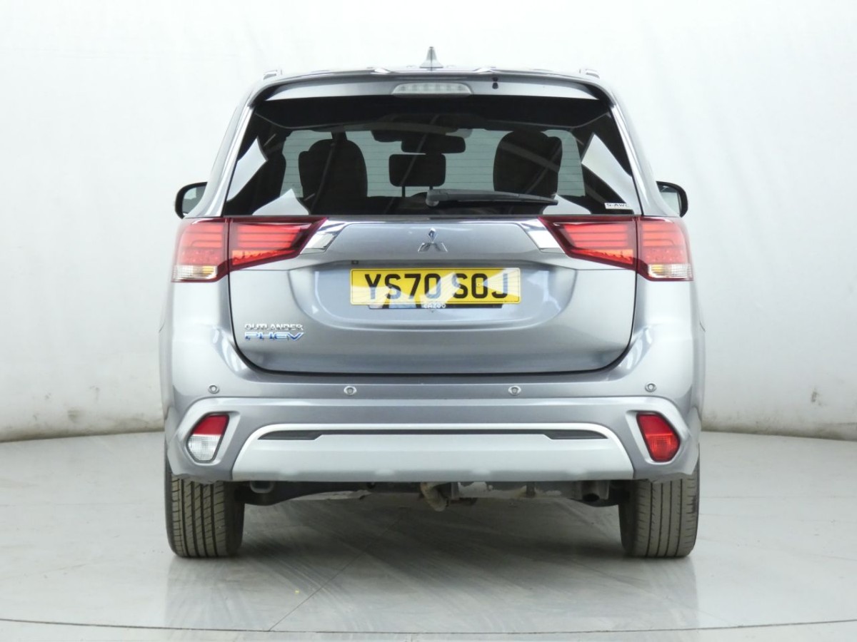 MITSUBISHI OUTLANDER 2.4 PHEV EXCEED SAFETY 5D 222 BHP - 2020 - £19,990