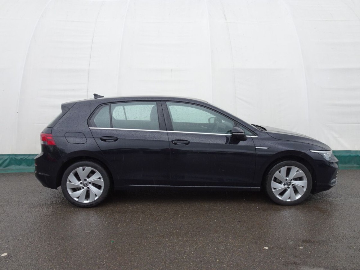 VOLKSWAGEN GOLF 2.0 STYLE TDI DSG 5D 148 BHP - 2021 - £15,990