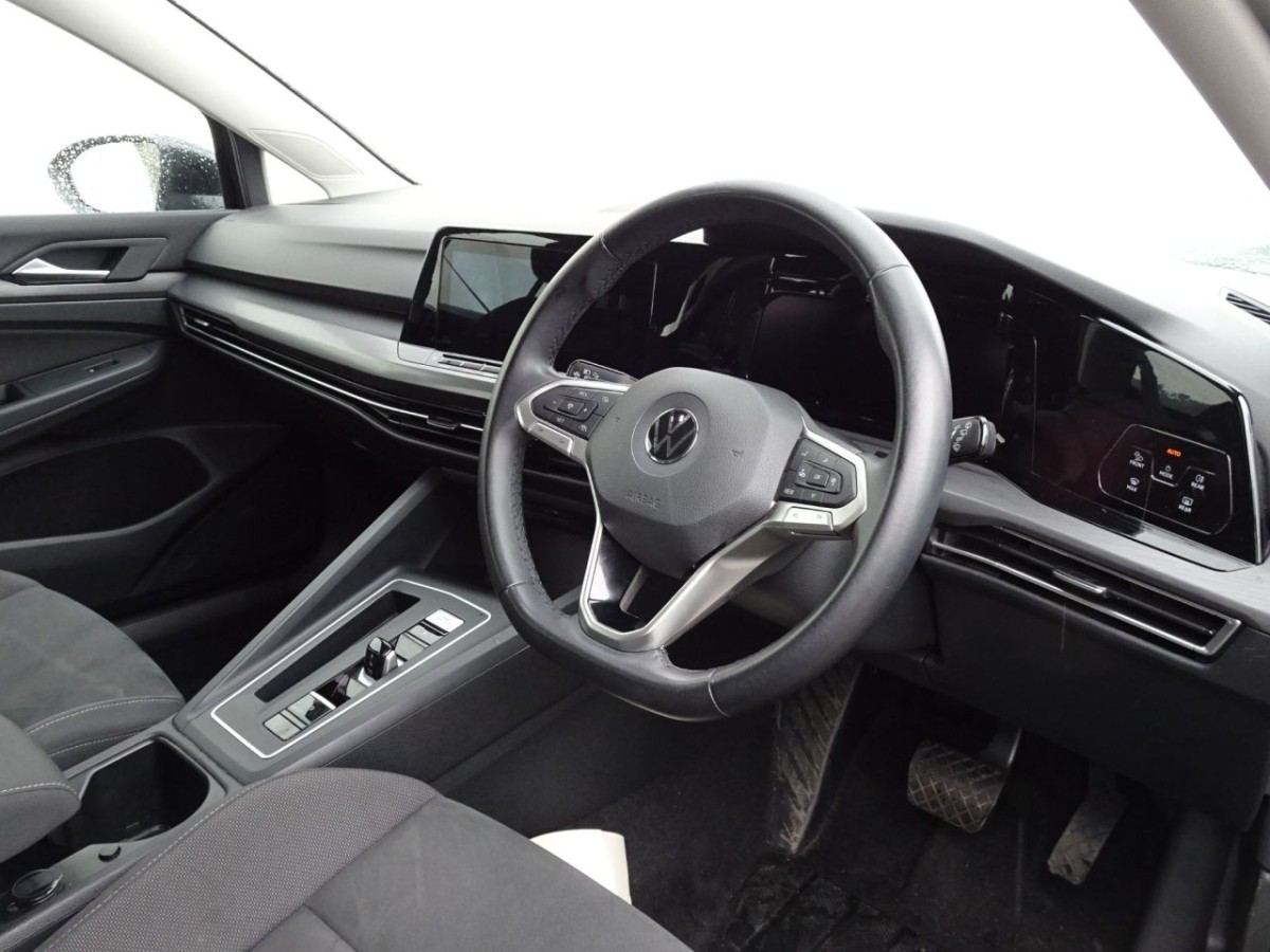 VOLKSWAGEN GOLF 2.0 STYLE TDI DSG 5D 148 BHP - 2021 - £15,990