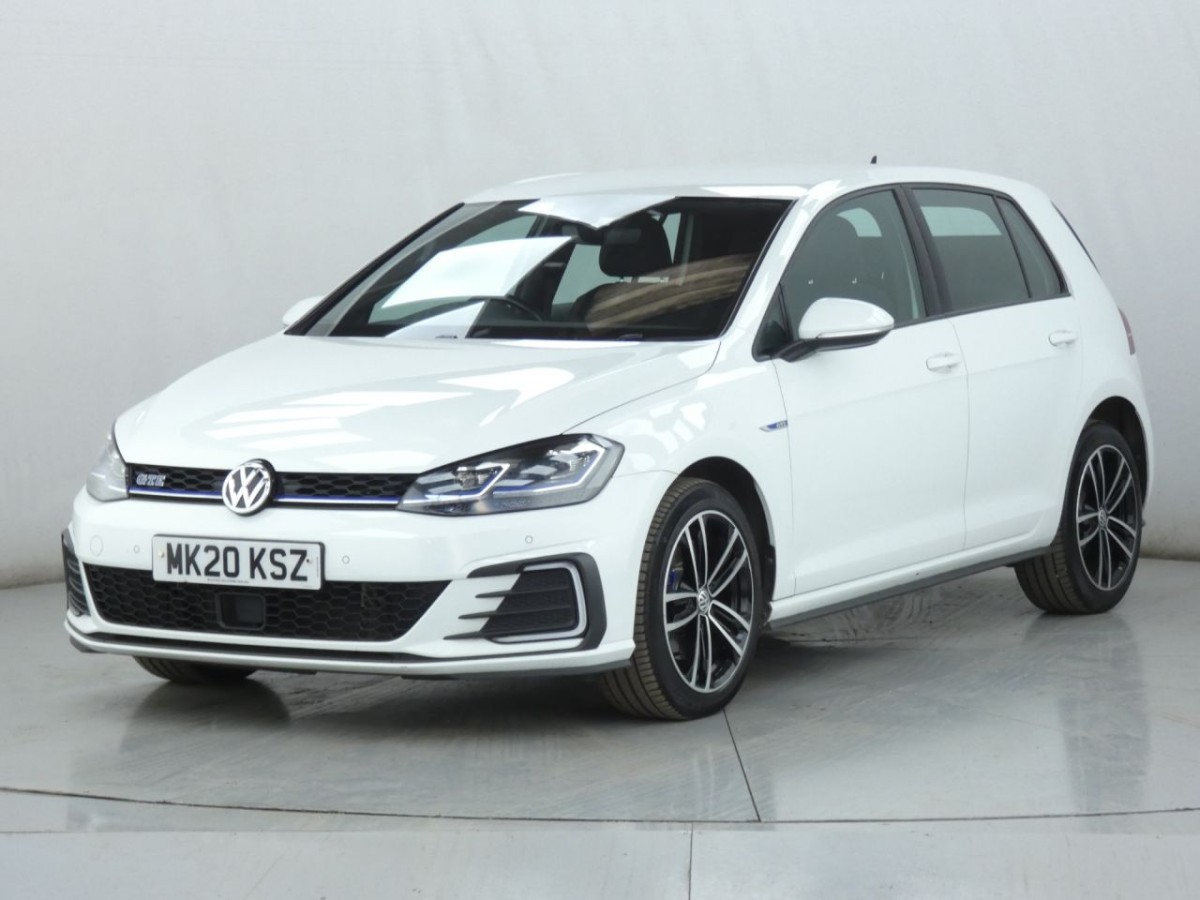 VOLKSWAGEN GOLF 1.4 GTE DSG 5D 202 BHP - 2020 - £12,990