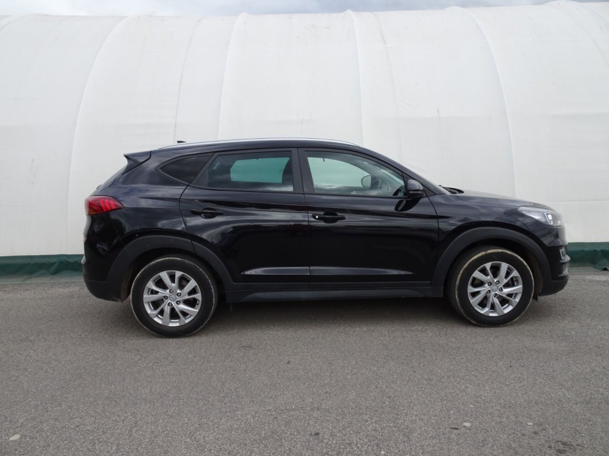 HYUNDAI TUCSON 1.6 GDI SE NAV 5D 130 BHP - 2020 - £13,990