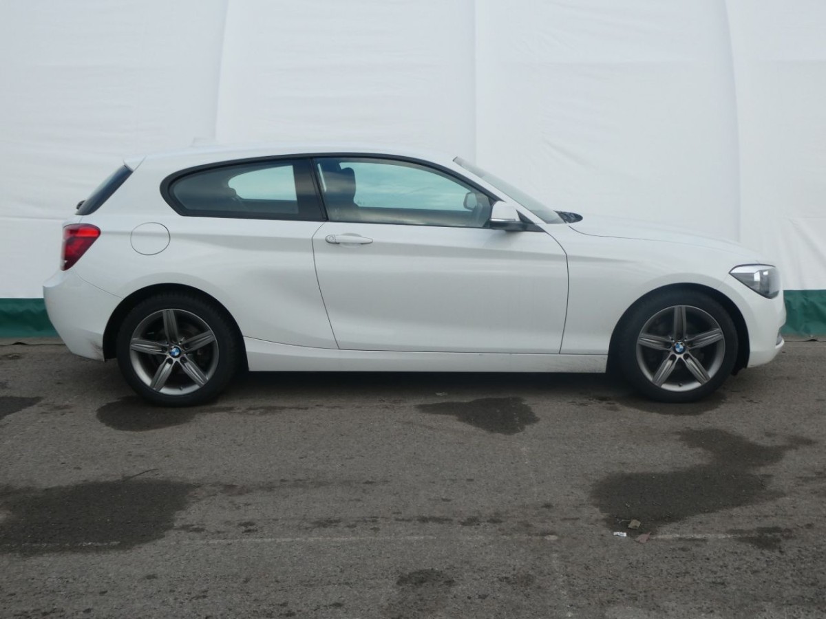 BMW 1 SERIES 1.6 116I SPORT 3D 135 BHP - 2015 - £10,300