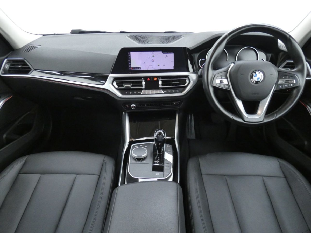 BMW 3 SERIES 2.0 318D SE 4D 148 BHP - 2020 - £10,990