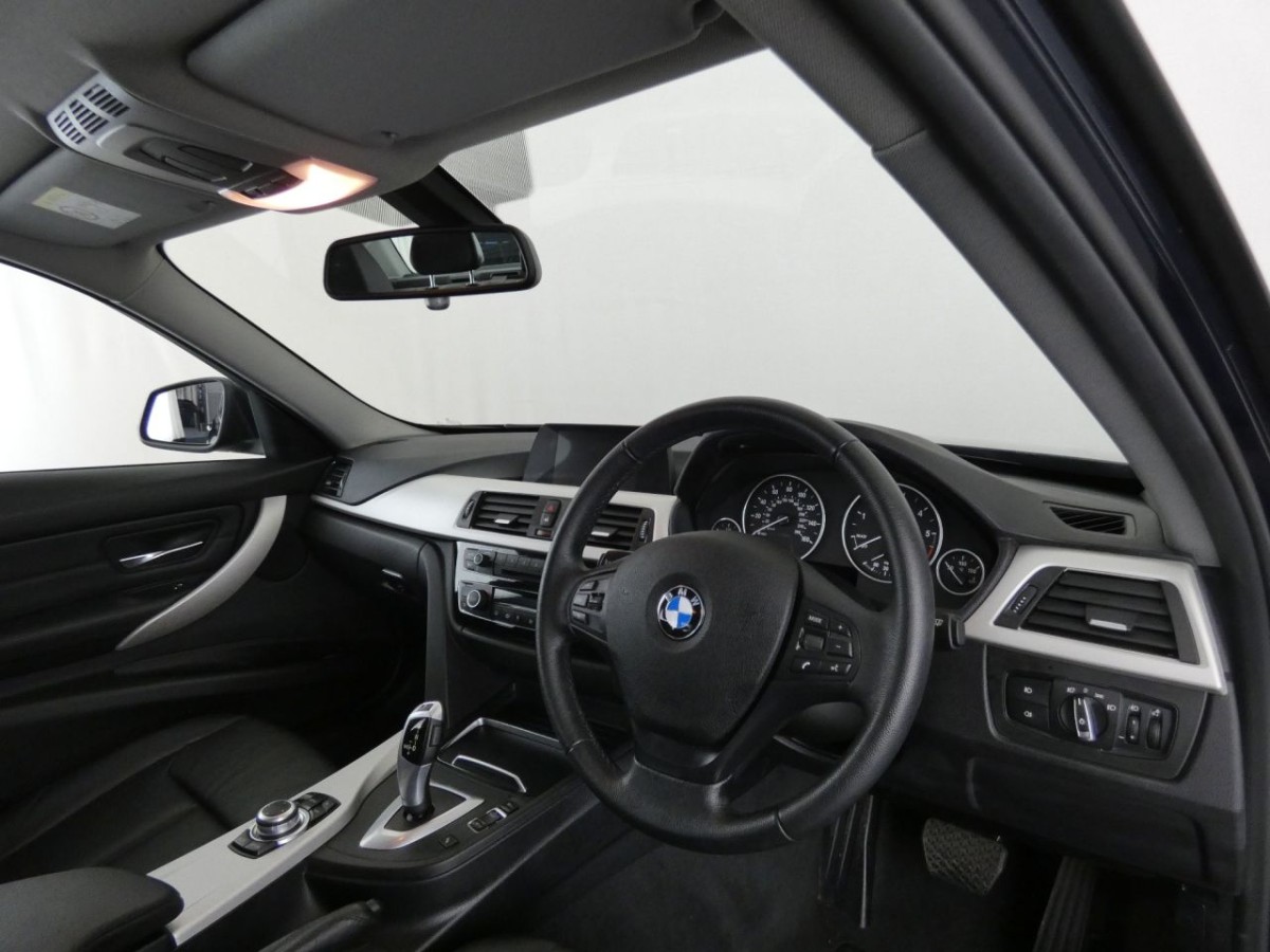 BMW 3 SERIES 2.0 318D SE 4D 148 BHP - 2016 - £15,400