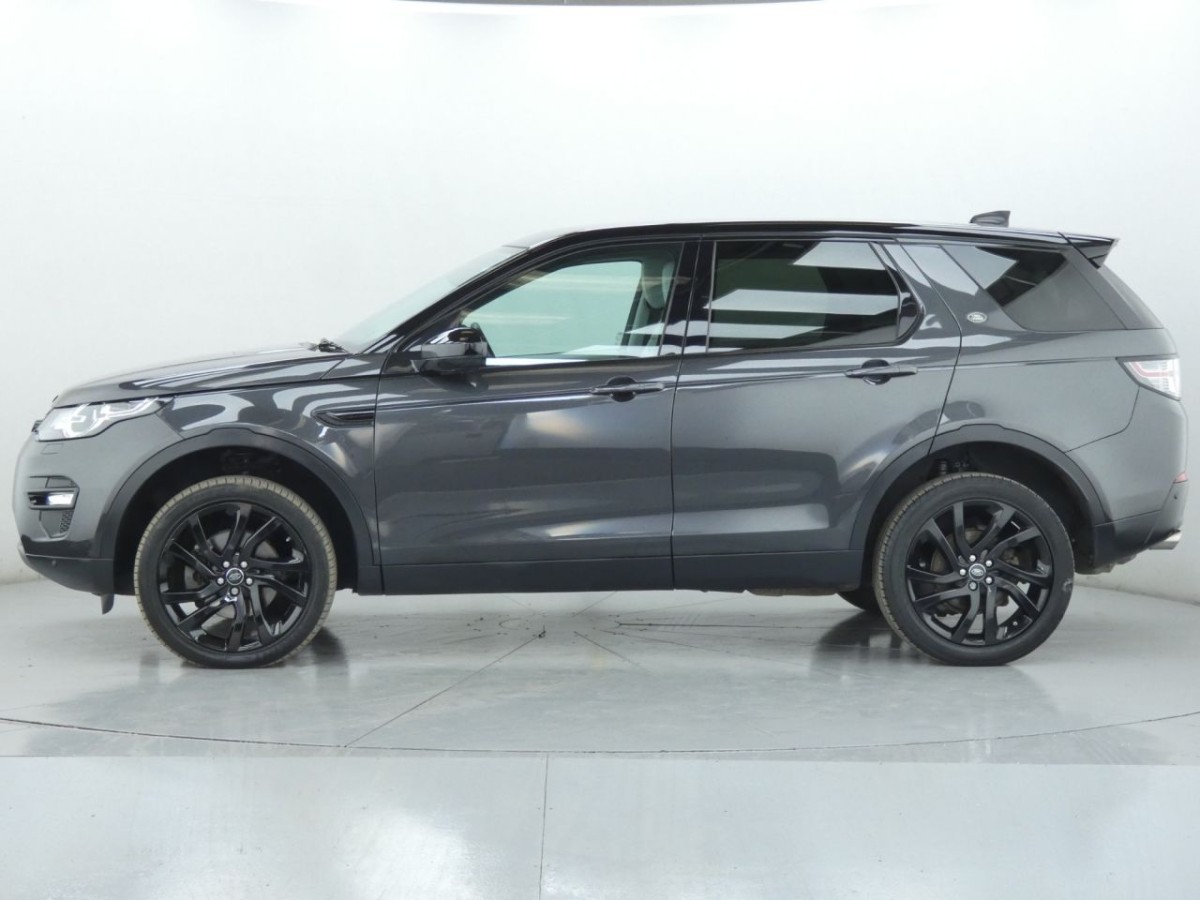 LAND ROVER DISCOVERY SPORT 2.0 TD4 HSE BLACK 5D 180 BHP - 2018 - £25,700