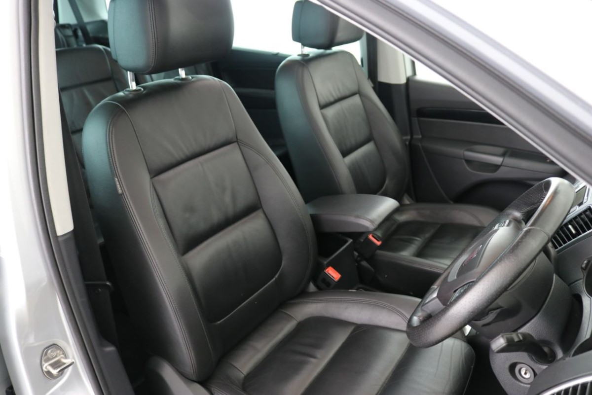SEAT ALHAMBRA 2.0 TDI CR SE LUX DSG 5D 177 BHP - 2015 - £18,400