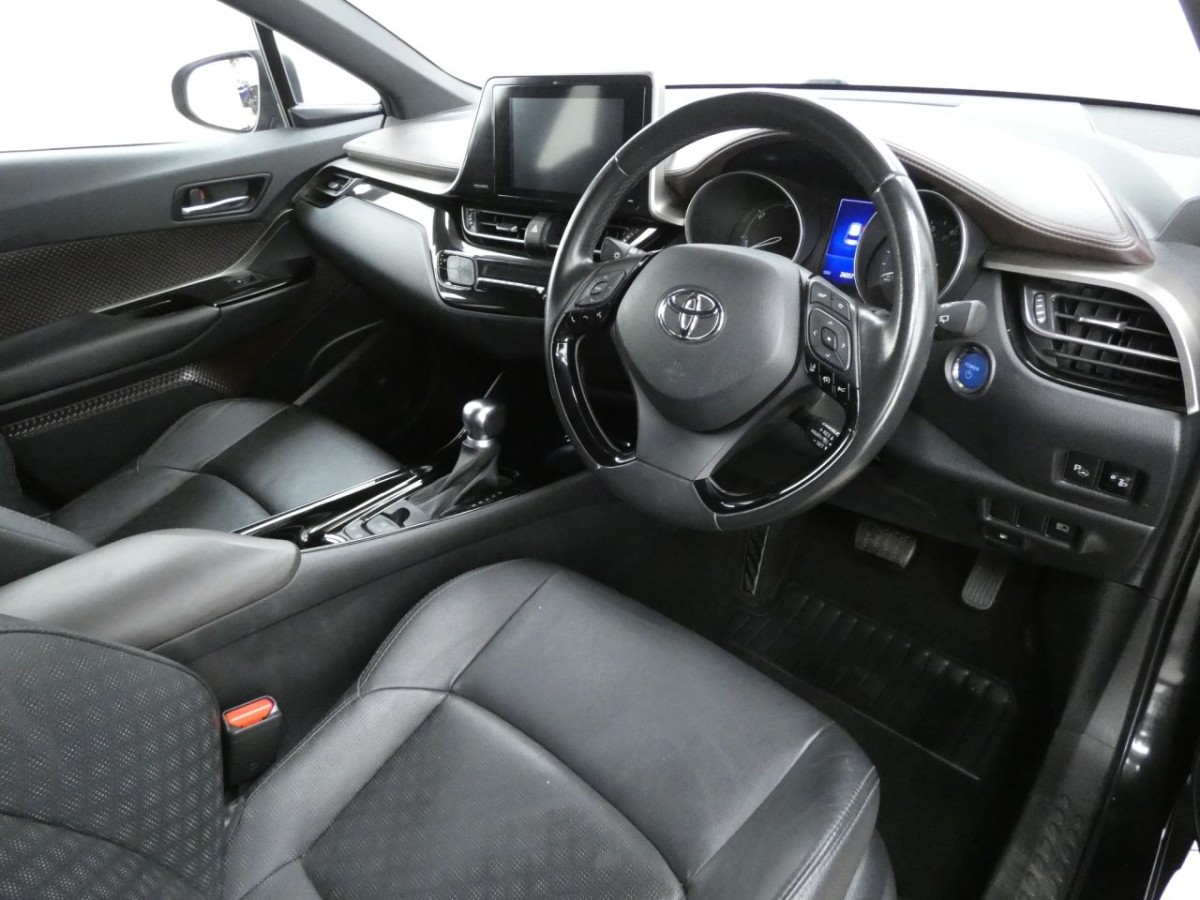 TOYOTA CHR 1.8 EXCEL 5D 122 BHP - 2019 - £16,990