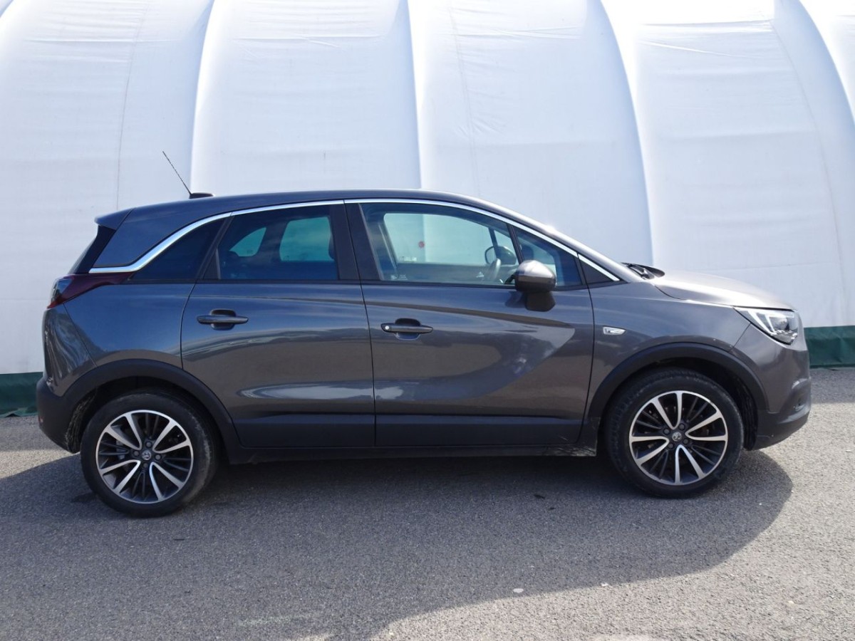 VAUXHALL CROSSLAND X 1.2 ELITE 5D 129 BHP - 2020 - £10,990