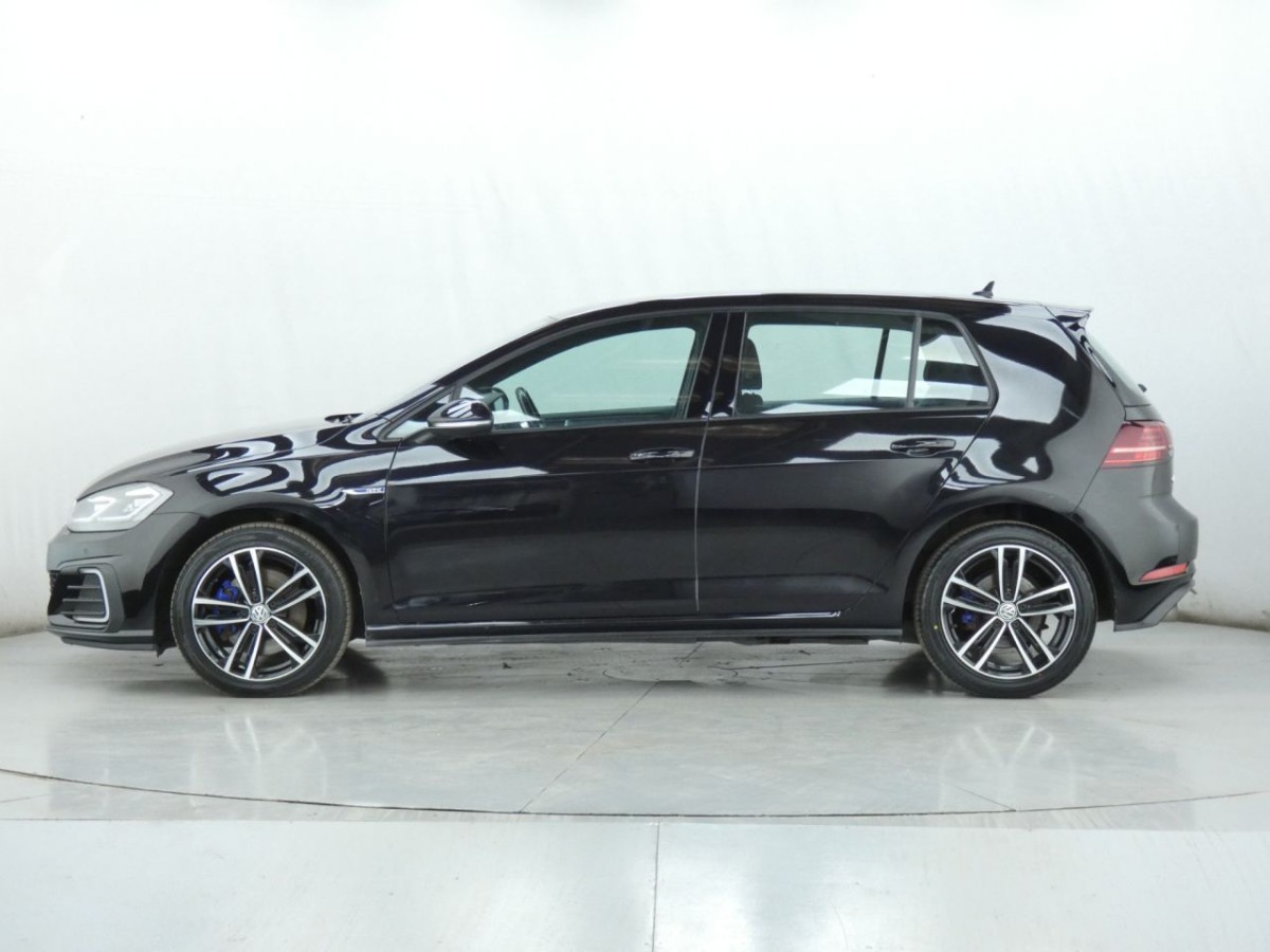 VOLKSWAGEN GOLF 1.4 GTE DSG 5D 202 BHP - 2020 - £14,990