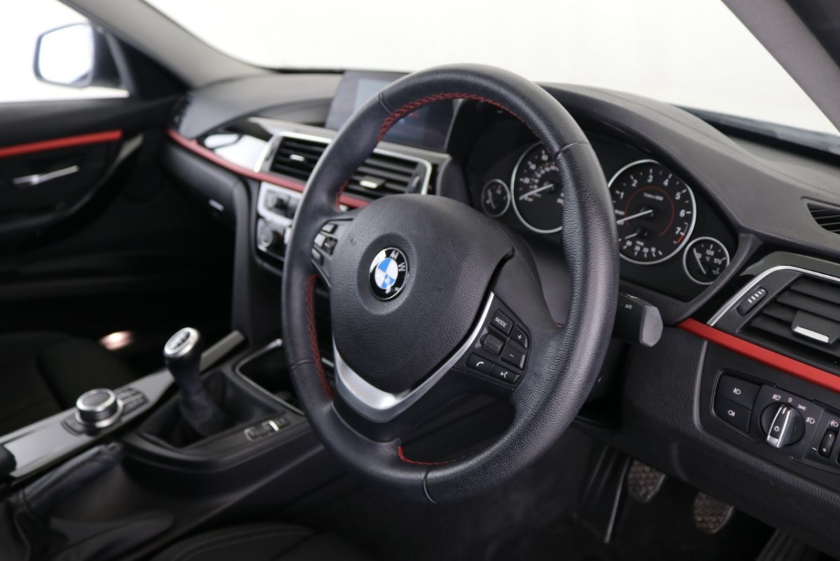 BMW 3 SERIES 1.5 318I SPORT 4D 135 BHP - 2018 - £13,700