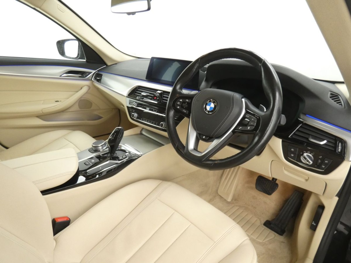BMW 5 SERIES 2.0 520D XDRIVE SE 4D 188 BHP - 2018 - £17,700