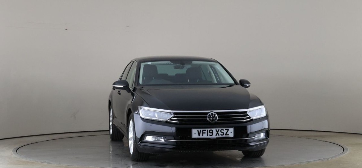 VOLKSWAGEN PASSAT 2.0 SE BUSINESS TDI DSG 4D 148 BHP - 2019 - £10,990