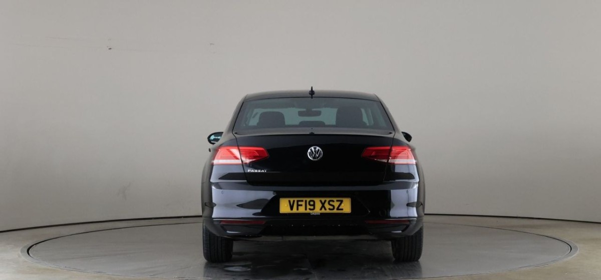 VOLKSWAGEN PASSAT 2.0 SE BUSINESS TDI DSG 4D 148 BHP - 2019 - £10,990