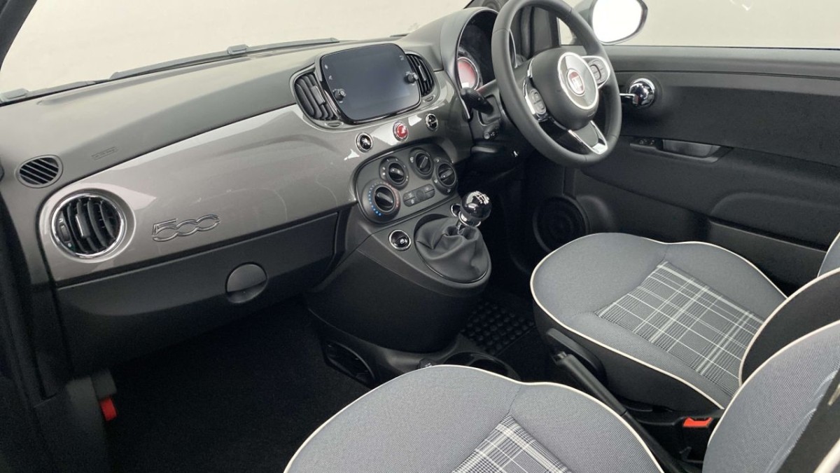 FIAT 500 1.0 LOUNGE MHEV 3D 69 BHP - 2021 - £9,990