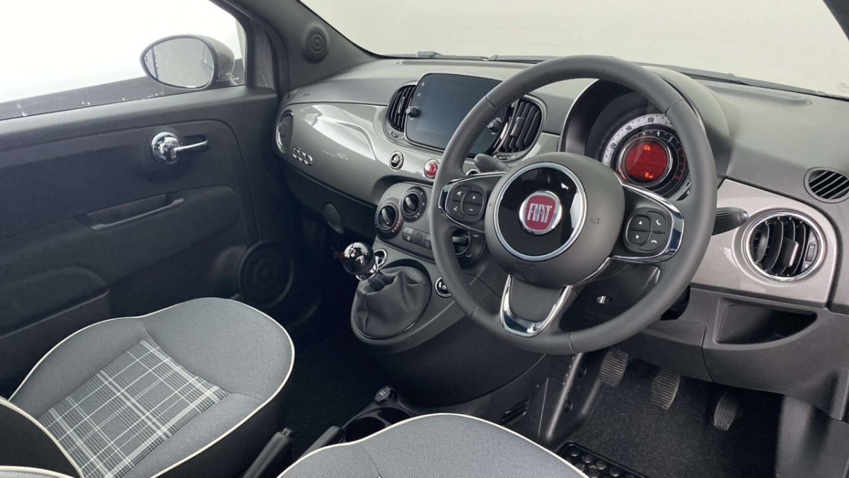 FIAT 500 1.0 LOUNGE MHEV 3D 69 BHP - 2021 - £9,990