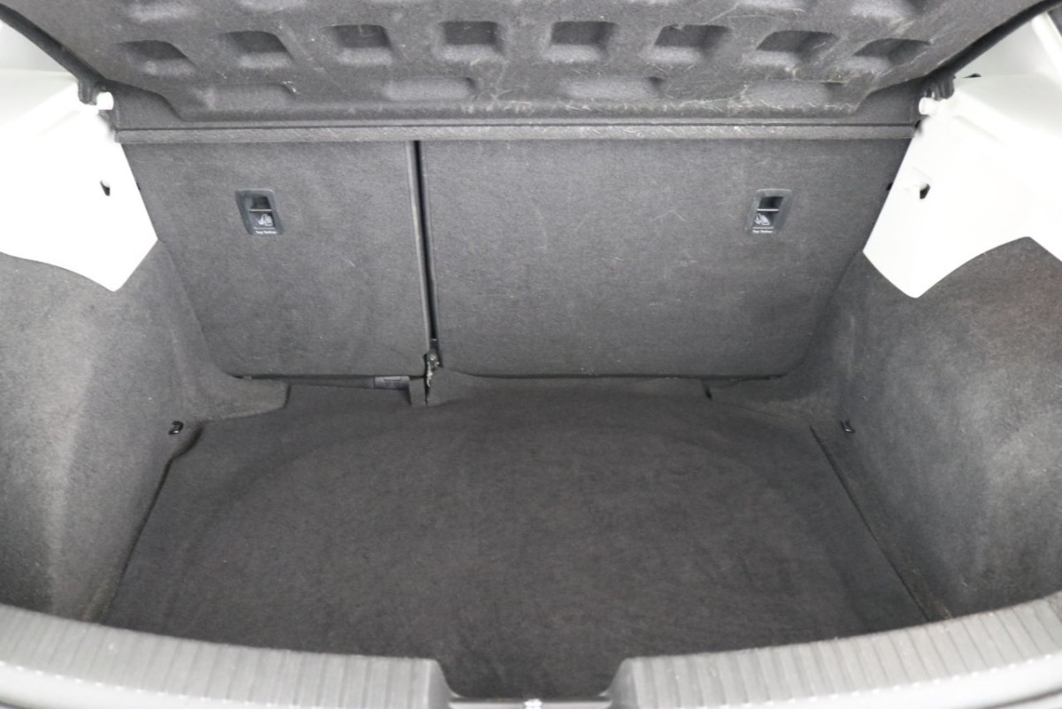 SEAT LEON 1.6 TDI SE 5D 105 BHP HATCHBACK - 2014 - £5,400