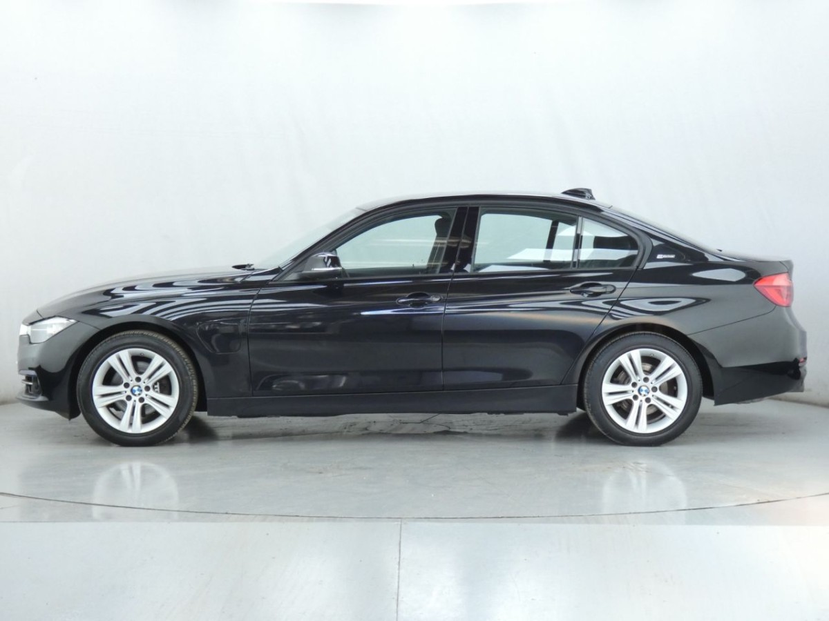 BMW 3 SERIES 2.0 330E SPORT 4D 181 BHP - 2016 - £11,990