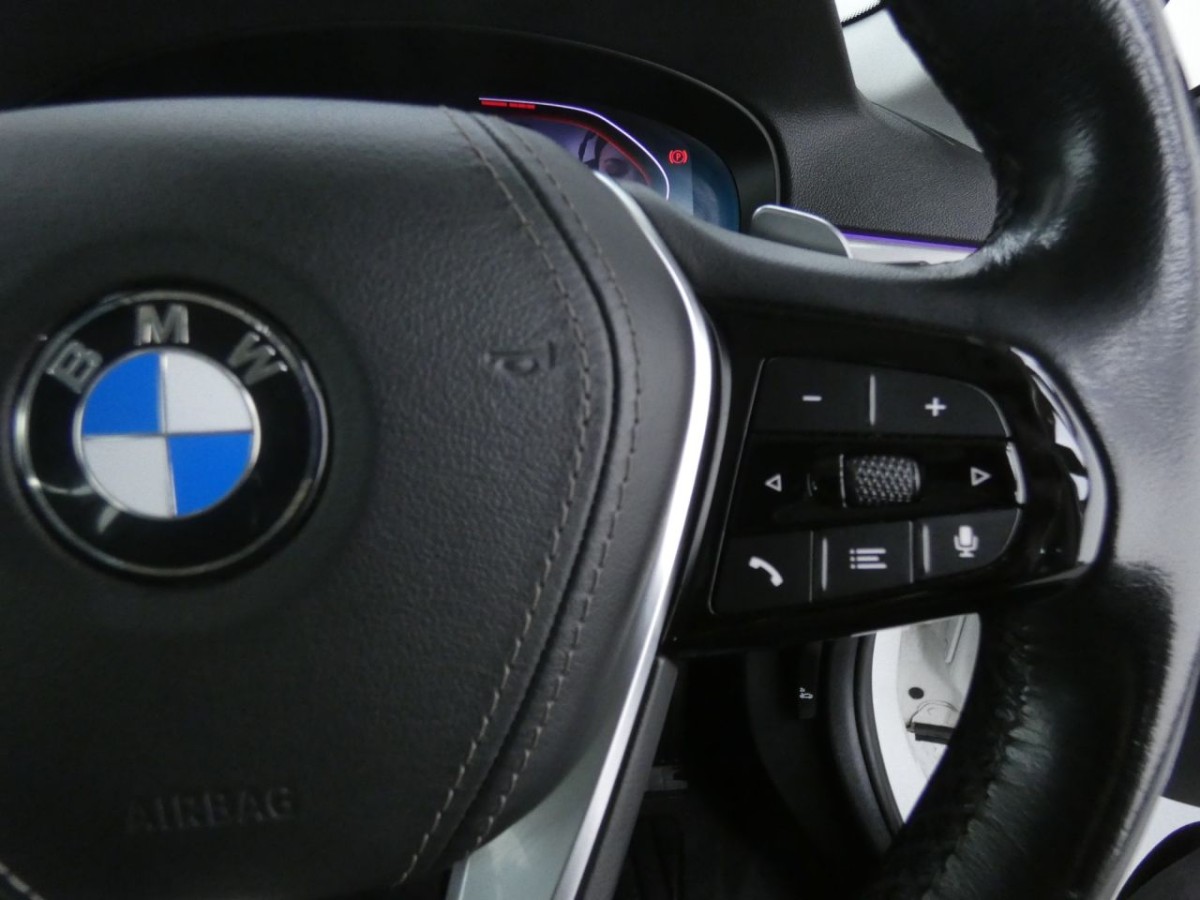 BMW 5 SERIES 2.0 520D SE 4D 188 BHP - 2019 - £16,790