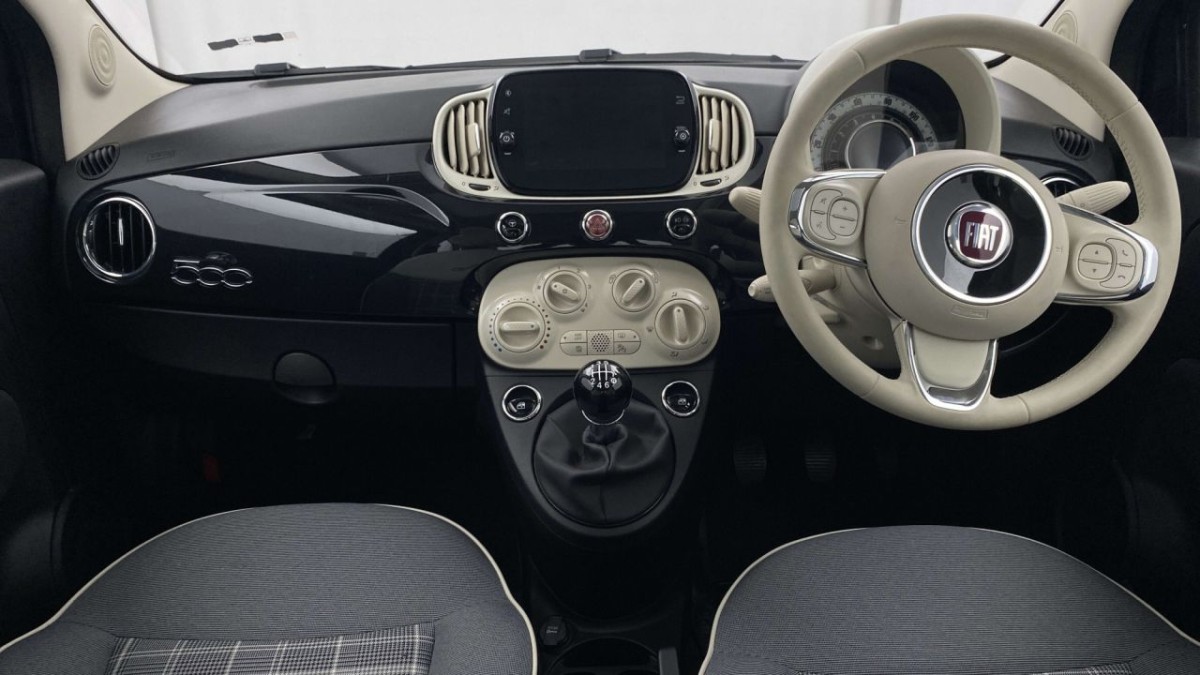 FIAT 500 1.0 LOUNGE MHEV 3D 69 BHP - 2021 - £10,990