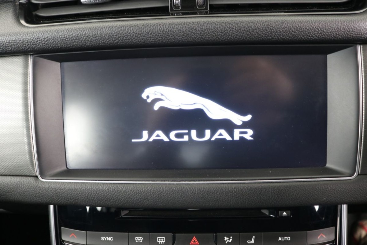 JAGUAR XF 3.0 V6 S 4D AUTO 375 BHP SALOON - 2016 - £15,990