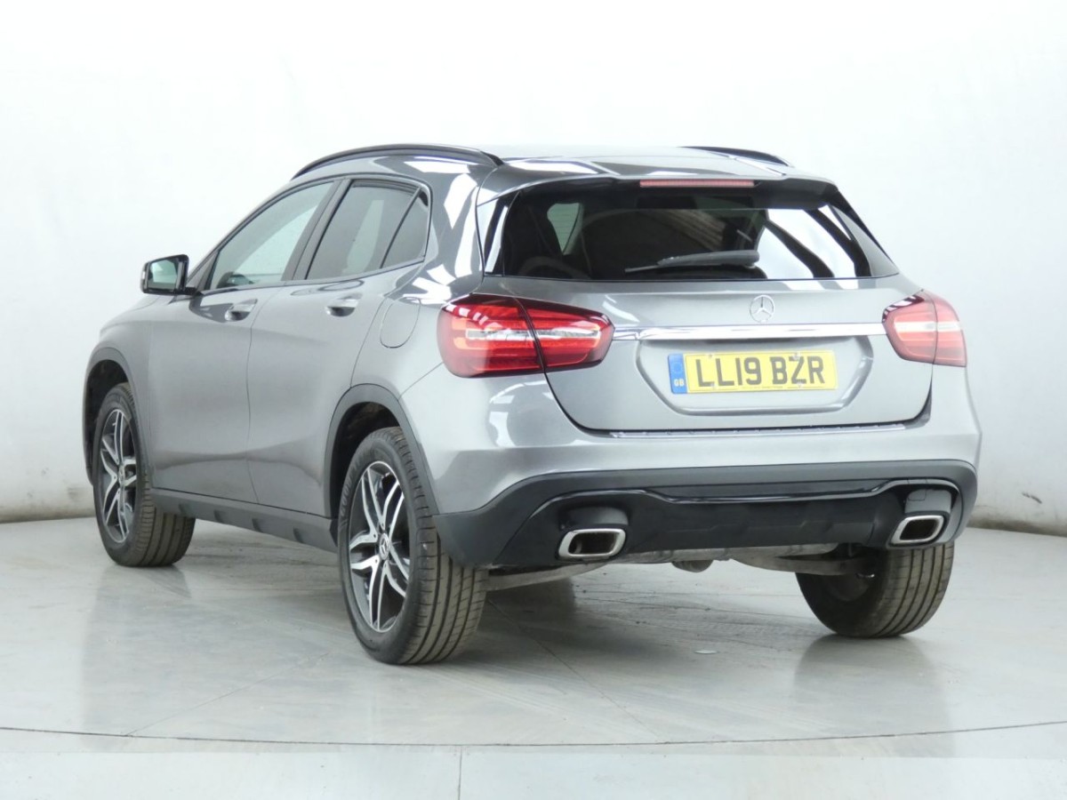 MERCEDES-BENZ GLA-CLASS 1.6 GLA 180 URBAN EDITION 5D 121 BHP - 2019 - £17,400