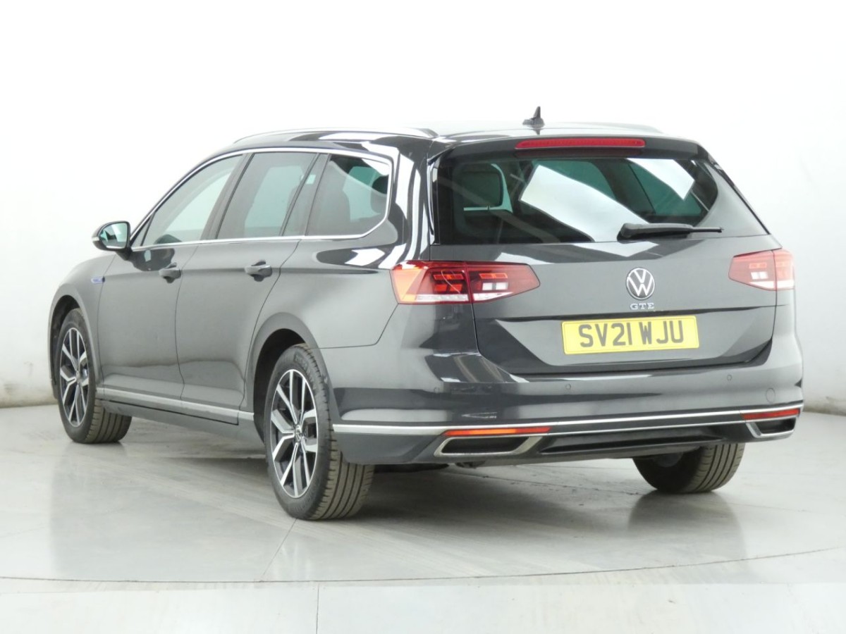 VOLKSWAGEN PASSAT 1.4 GTE DSG PHEV 5D 215 BHP - 2021 - £13,700