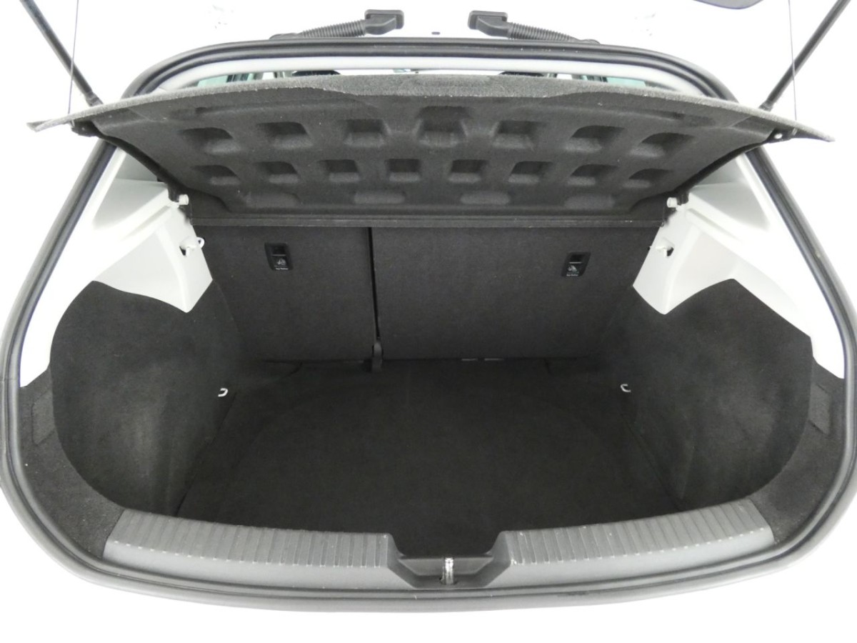 SEAT LEON 2.0 TDI FR TECHNOLOGY 5D 150 BHP HATCHBACK - 2015 - £8,700